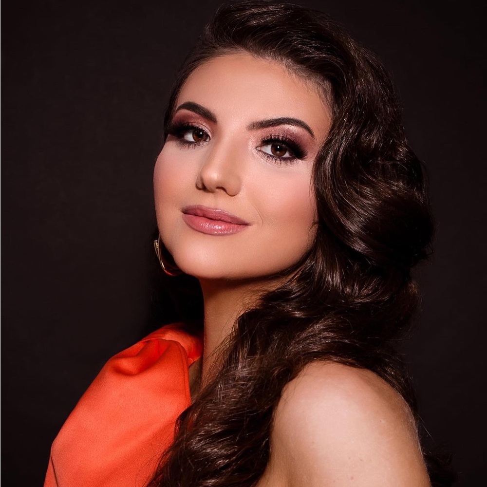 Meet your Posher, Jessica